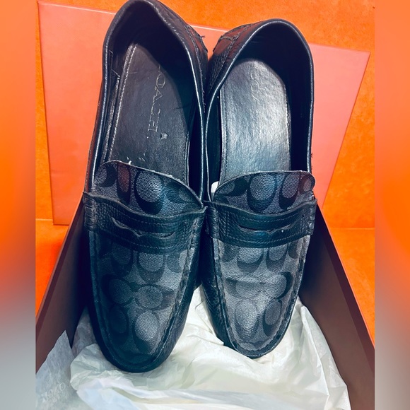 COACH AUTHENTIC LEATHER LOAFERS - Picture 7 of 7